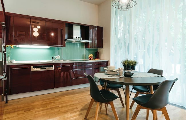 YoHome - Luxury Downtown Apartment - Photo 22