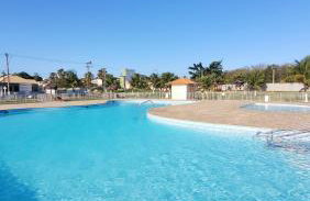 Casa em condomínio com piscina em Araruama - Foto 1