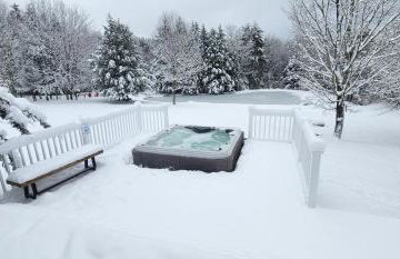 Lux estate! Hot tub, 8 acres, firepit, game room, private pond, EV, lots of privacy, 10 mins to town - Foto 60