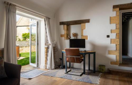 Luxury Boutique Barn Hideaway Near Bourton with Hot Tub - Foto 26