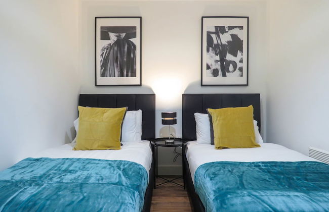 Tudors eSuites Birmingham City Centre Apartments near Gas Street Basin - Photo 3