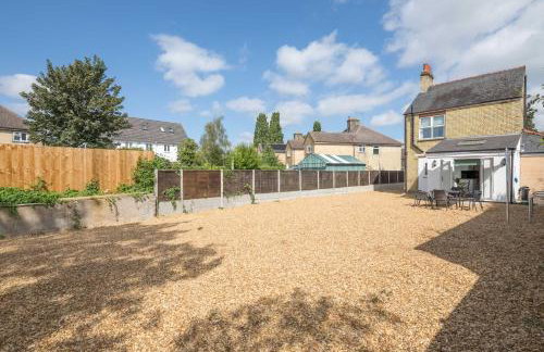 Modern 4-Bedroom Detached Home in Central Cambridge with Parking - Foto 44