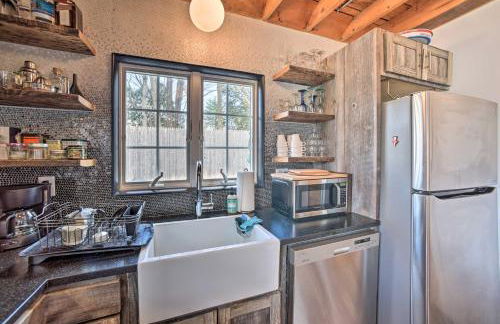 Charming Cottage with Yard - 2 Mi to Tinker St! - Foto 13