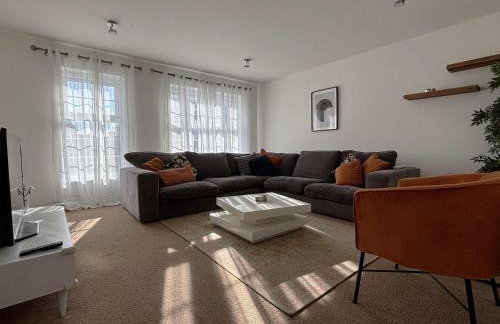 WS10 Contractor House 3 Bed 3 Bath with Parking - Foto 10