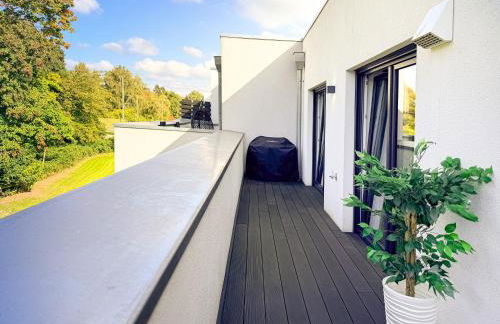 ImmoStay #3 - Penthouse mit zwei Balkonen & Seeblick, Parking & WiFi - Foto 62