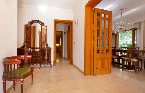 Villa Tita de Manresa, con jardines y vista mar - Foto 15