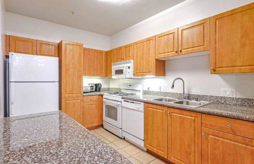 Well-Located 3BR Near SoFi Stadium & LAX - Foto 8
