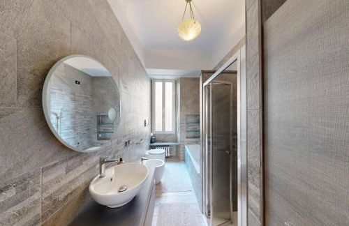 Wonderful downtown apartment-HD NETFLIX, KING-SIZE BED, two minutes' walk from metro - Foto 25