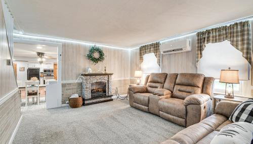 Auburn Finger Lakes Farmhouse with Open Views! - Foto 3