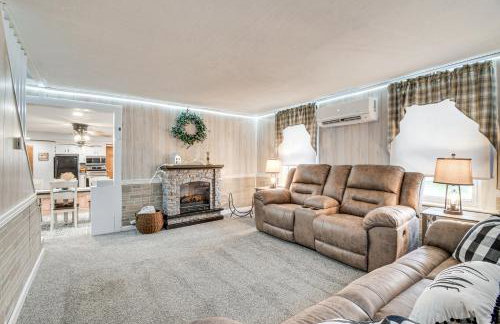 Auburn Finger Lakes Farmhouse with Open Views! - Foto 3