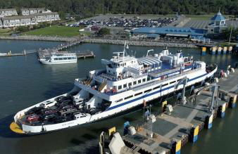 Modern and Comfy-2BR 2BA with pool access - ground floor, Near Outlets & Beaches - Foto 43