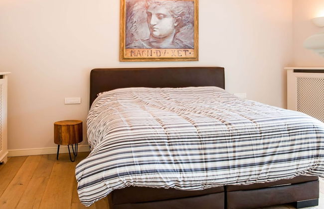 Majestic Villa With Pool and Sauna - Photo 12