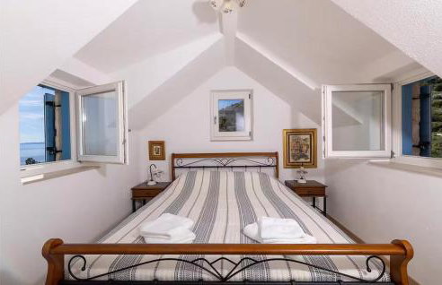 3 Bedroom Stunning Home In Zarace - Photo 5