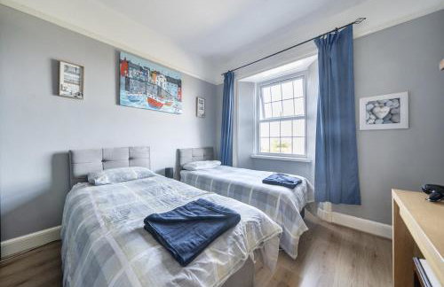 4Br Stunning Sea View Escape-near Snowdonia & Coastal Trails - Foto 11