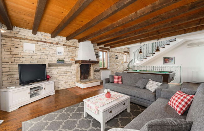 Villa in Sveti Lovrec Near Ski Resort - Foto 11