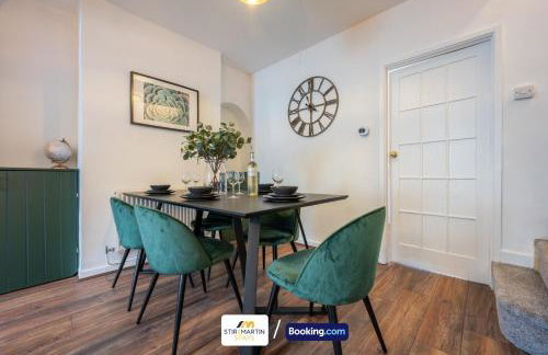 Stylish 2 BR Townhouse By StirkMartin Stays Short Lets & Serviced Accommodation Cardiff With Free Parking & Sleeps5 - Foto 3
