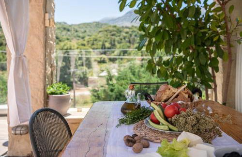 Verekinthos Villas - Pool, Hot Tub, BBQ, Kids Playground, Stunning Mountain Views - Photo 16