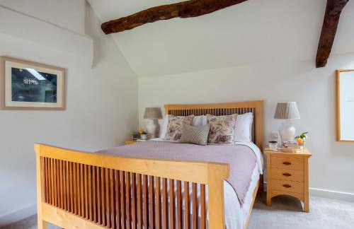 Climbing Rose Cottage - Dog Friendly - Peaceful Cotswold Cottage - Photo 24