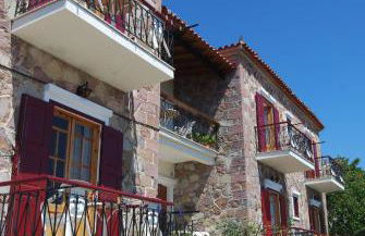 The Schoolmistress With The Golden Eyes, studios & rooms - Photo 1