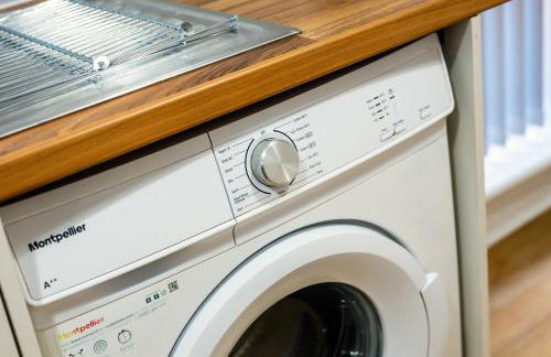 Balfour House - Air Host & Stay - Sleeps 8, free parking - Foto 27