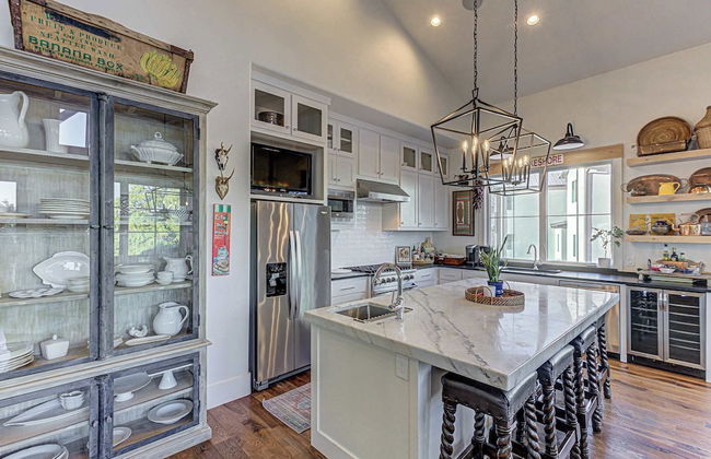 Immaculate Waterfront Home for 16 w/ Private Dock! - Foto 14