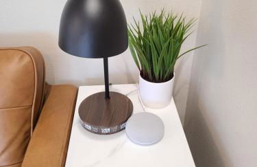 Paradise Park Newly built studio with king bed - Photo 8