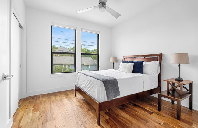 Walk to Restaurants & Entertainment on East Side - Foto 4