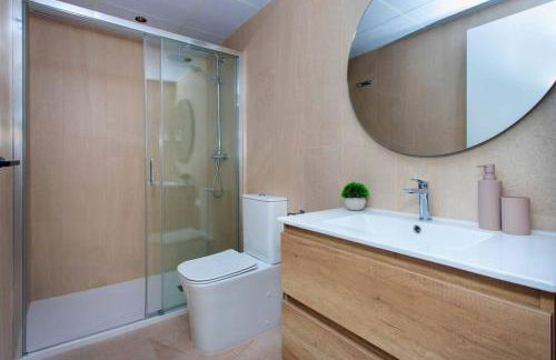 Luxury UCAM Studio, Desk and High Speed WiFi - Foto 12