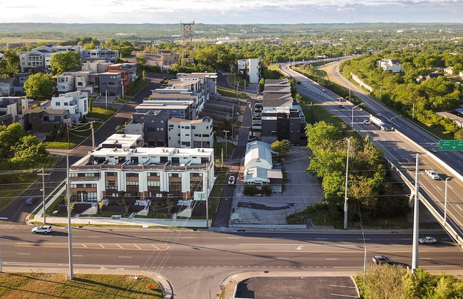 Sky High Cowgirl Luxe 4BR w Rooftopdeck Karaoke - Foto 52