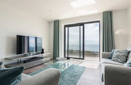 Beachcliff - On the Seafront with Two Balconies - Photo 2