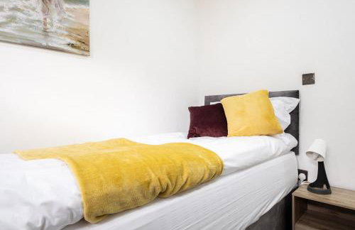 4 bedroom bungalow in Kettering - Garden - Parking - WiFi - Foto 6