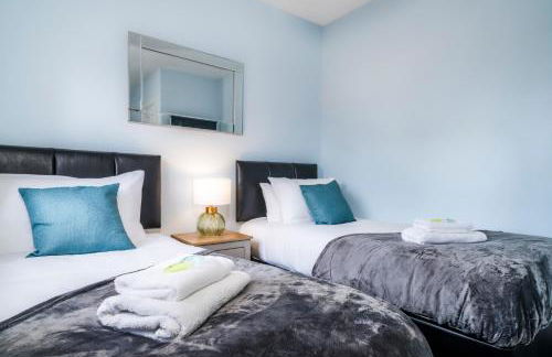 Progressive House 5 Bedrooms Inc Study with Sofabed, Garden, Smart TV in Every Bedroom FREE Parking - Foto 6