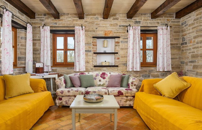 Beautiful Stone Villa in Tinjan With Swimming Pool - Foto 8