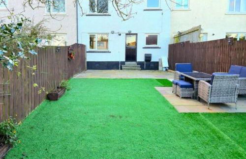 Super luxury 2 bedroom, full house sleep 5 with garden & parking close to airport - Foto 104