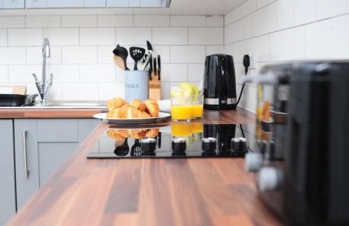 Newly refurbished next to University Hospital Coventry - Foto 16