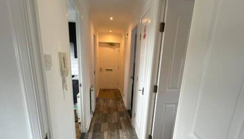 2 Bed Apartment Sleeps 4 -Near Airport -WiFi & Tv - Foto 5