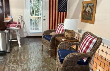 The Carriage House - Photo 12