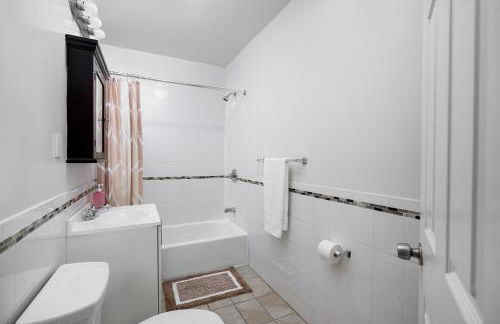 Beautiful 3 Bedroom Unit in Prime Location - Foto 21