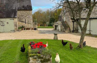 Idyllic secluded hideaway with countryside views on the edge of the Cotswolds - Photo 29