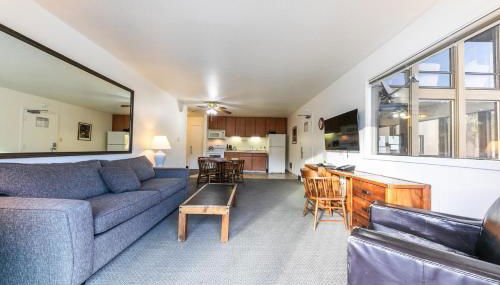 Spacious 1BR Condo w/ Lake View #136 at Donner Lake Village - Foto 5