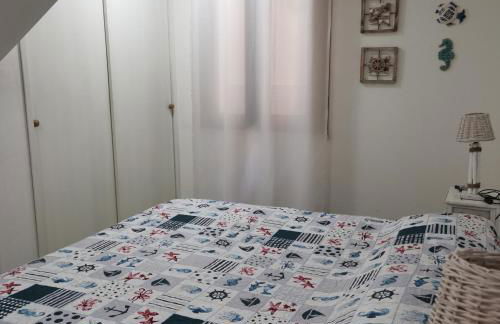 VILLA VITTORIA with LARGE PRIVATE HEATED SWIMMING POOL COMPLETE with HIDROMASSAGE FOR EXCLUSIVE USE , SEA and BEACH VIEW, 150 METERS FROM THE BEACH, POOL SURFACE 60 mq, POOL DEPTH 140 cm , FREE PARKING AND WIFI - Foto 25