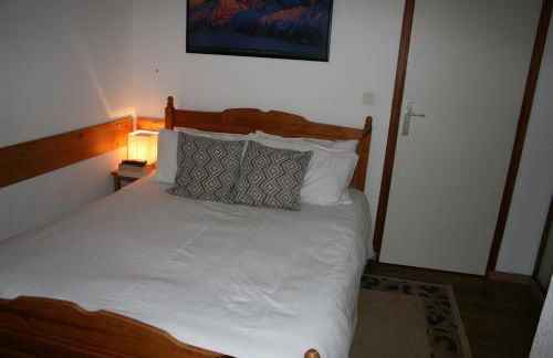 Ski in and Out 2-Bed Apartment in Meribel - Foto 7