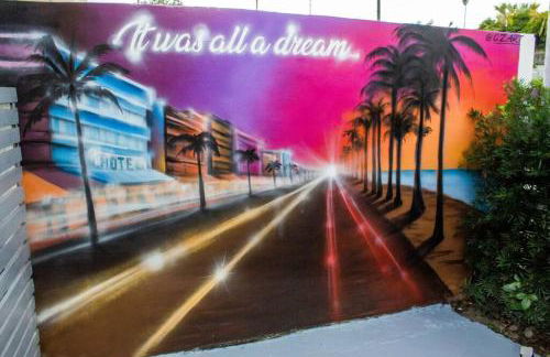 Cozy & Colorful Miami Art Canvas w/HotTub & Murals - Foto 7