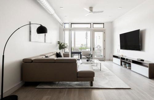 Gameday Oasis - Private Balcony - Jefferson Park - Tesoro - Foto 2