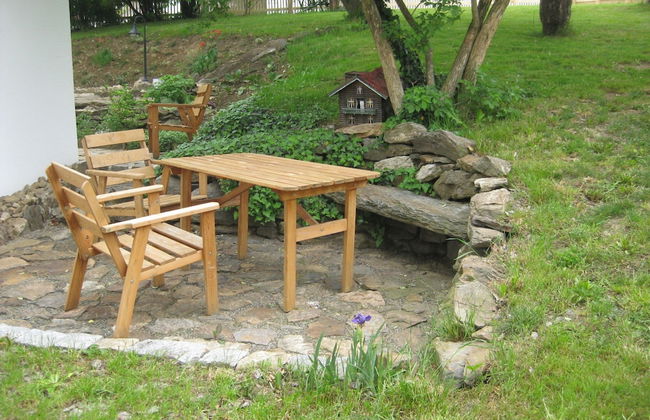 Sunny Holiday Home Near the Forest - Foto 31