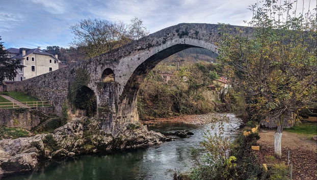Pont romain à Cangas de Onís sur la rivière Sella