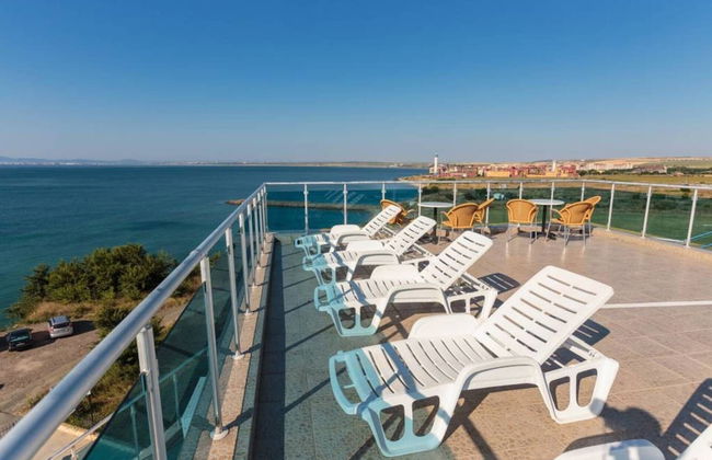 Sea View 1 Bed Apartment With Stunning Ocean Views - Photo 18