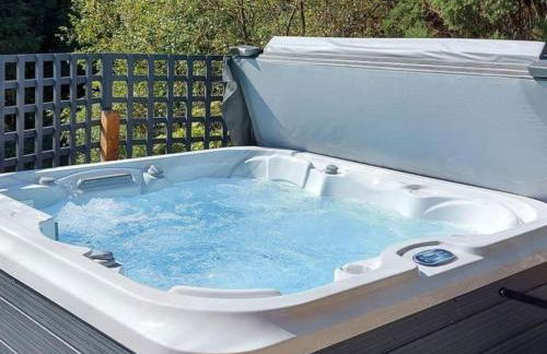 Treetops Luxury Log Cabin - Hot tub, BBQ & Sauna - Foto 2