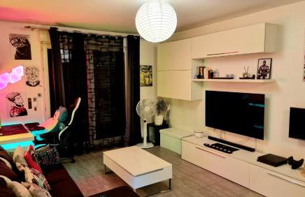 T2 Paris Disneyland Balcon Parking - Foto 13