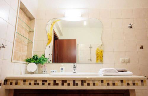 Anastasia's Kastoria Cozy Modern Garden Retreat - Foto 27